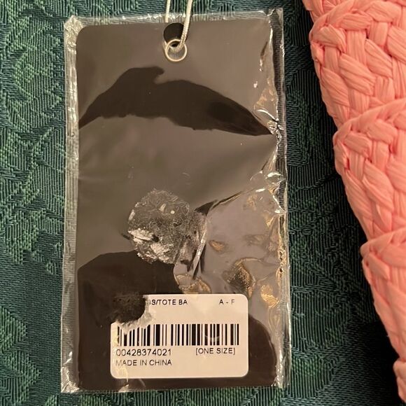 Crossi NWT pink woven straw handbag with handles and removable crossbody strap - Picture 12 of 12